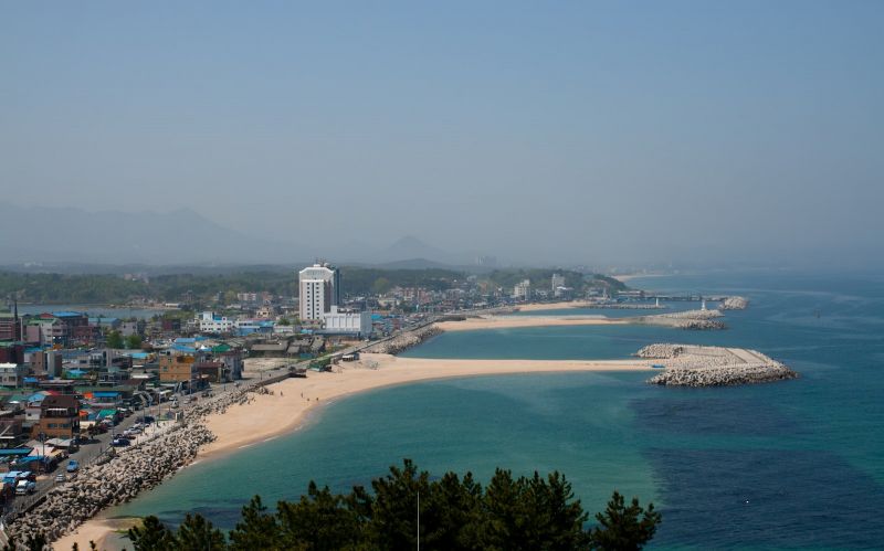 Море корея сокчо. Город сокчо южная корея. Сокчо южная корея достопримечательности. Пляж сокчо. Сокчхо.