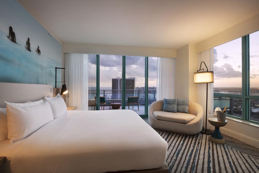 Отель The Diplomat Beach Resort Hollywood, Curio Collection by Hilton. ФортЛодердейл , США Отель The Diplomat Beach Resort Hollywood, Curio Collection by Hilton. ФортЛодердейл , США
